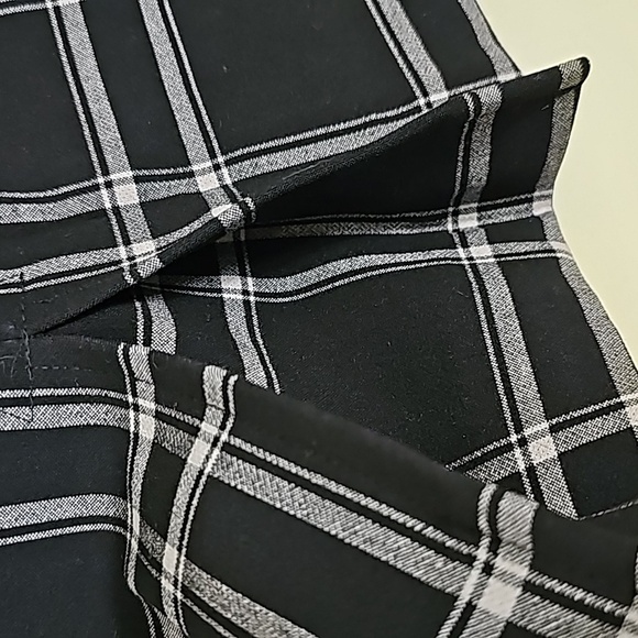 Ann taylor Black/White Square Print Mini Skirt Size 0P - Picture 6 of 6